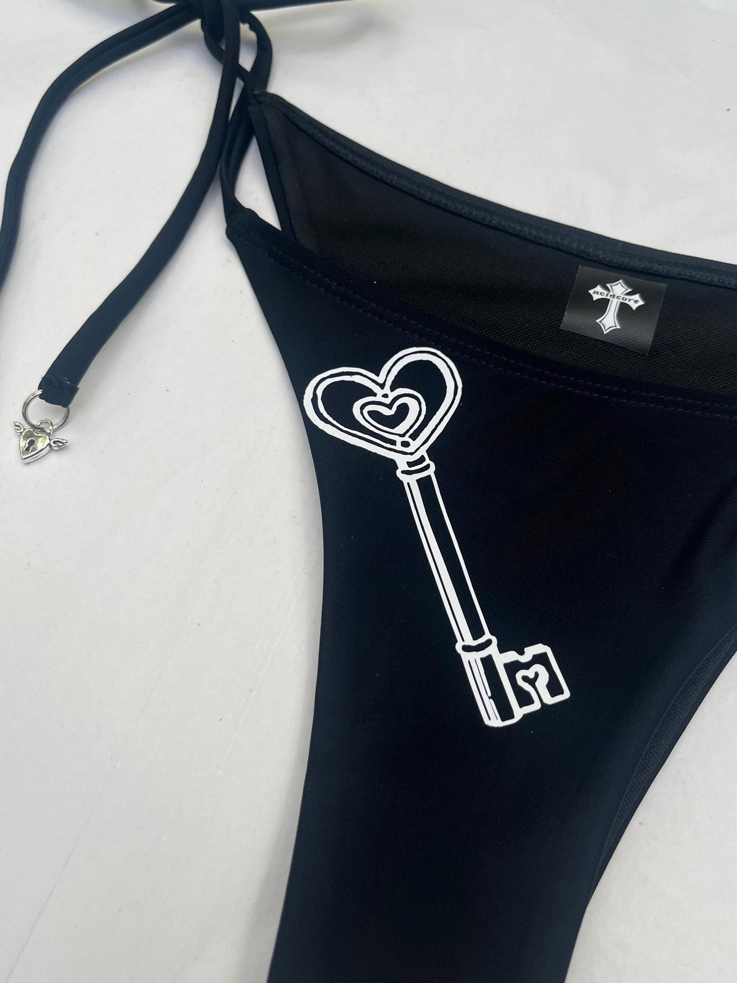 Black Heart Locket Key Bikini Set Hand-Printed Halter Swimsuit