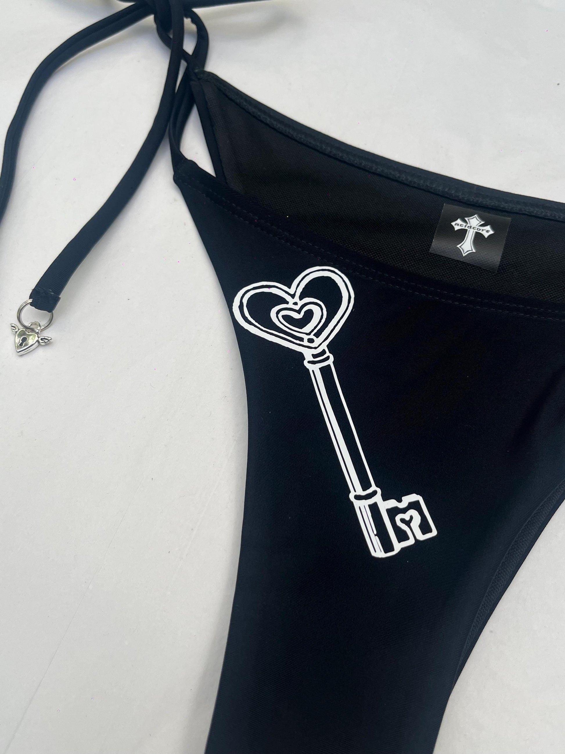Black Heart Locket Key Bikini Set Hand-Printed Halter Swimsuit