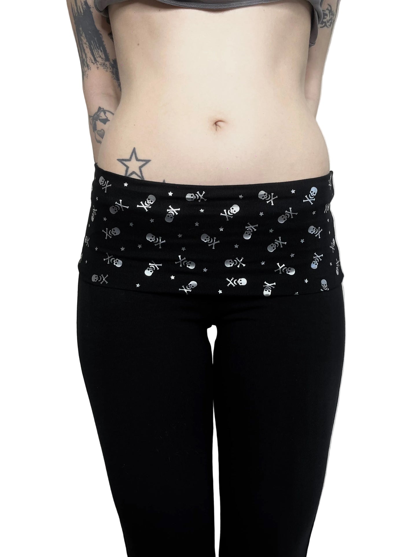 Black Fold Over Silver Skull Yoga Pants