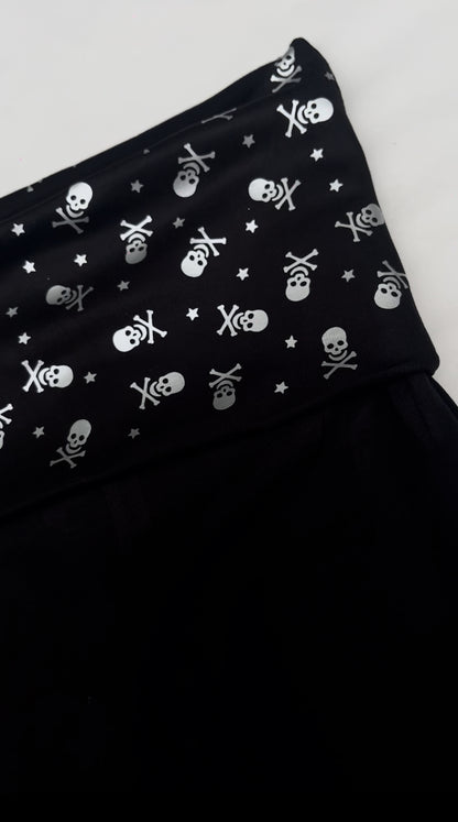 Black Fold Over Silver Skull Yoga Pants