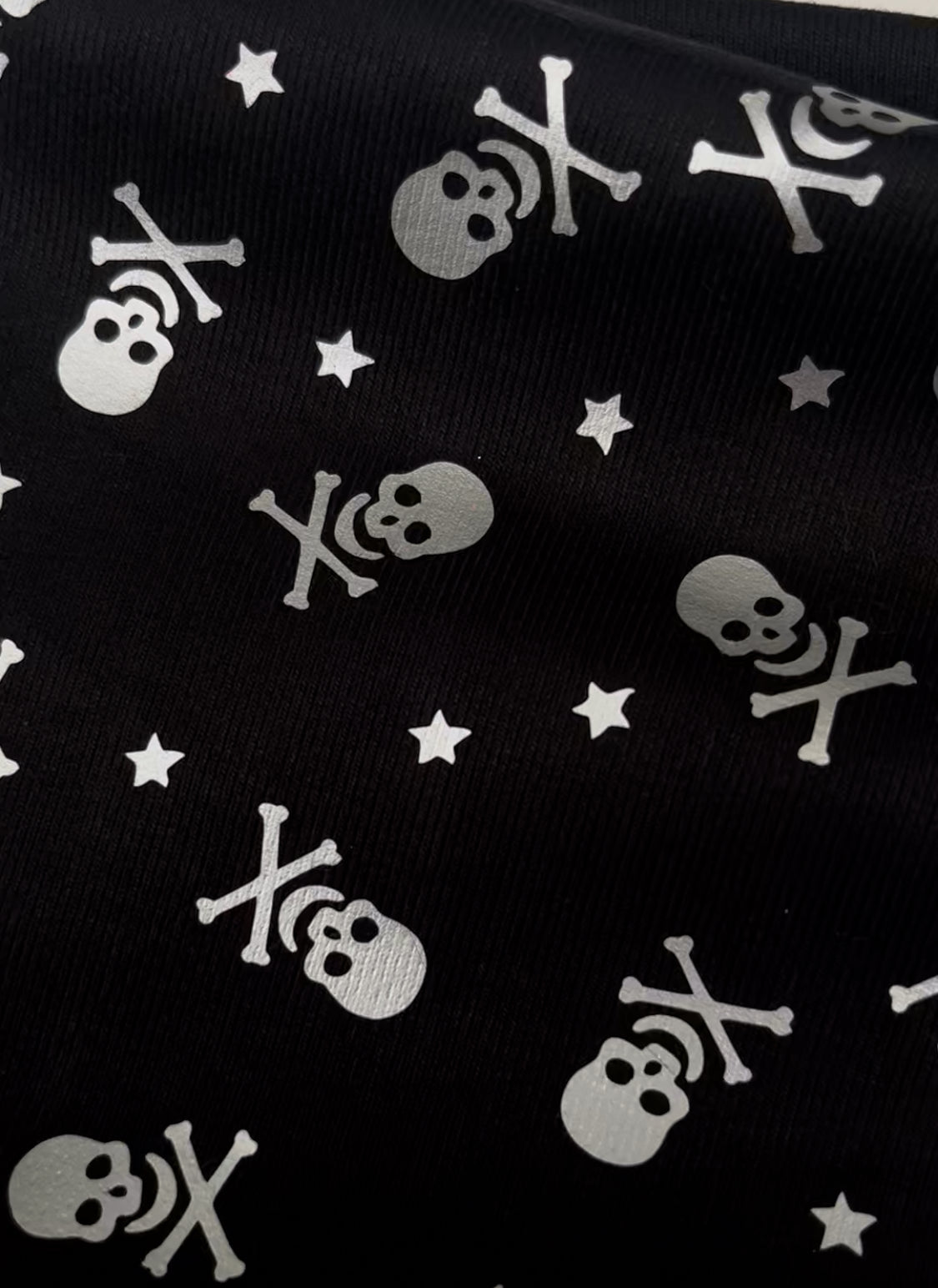 Black Fold Over Silver Skull Yoga Pants