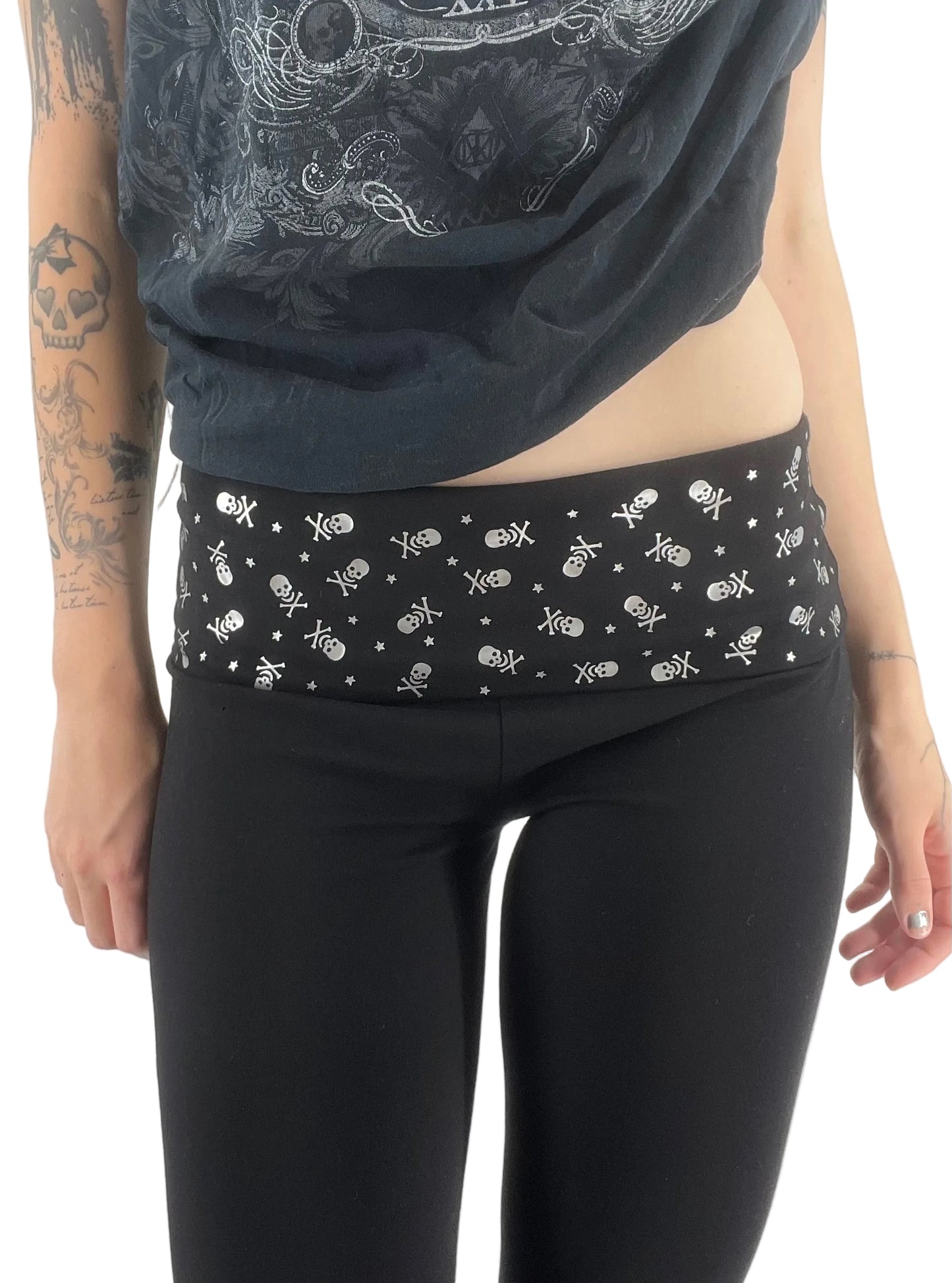 Black Skull & Crossbones Fold Over Capri Legging