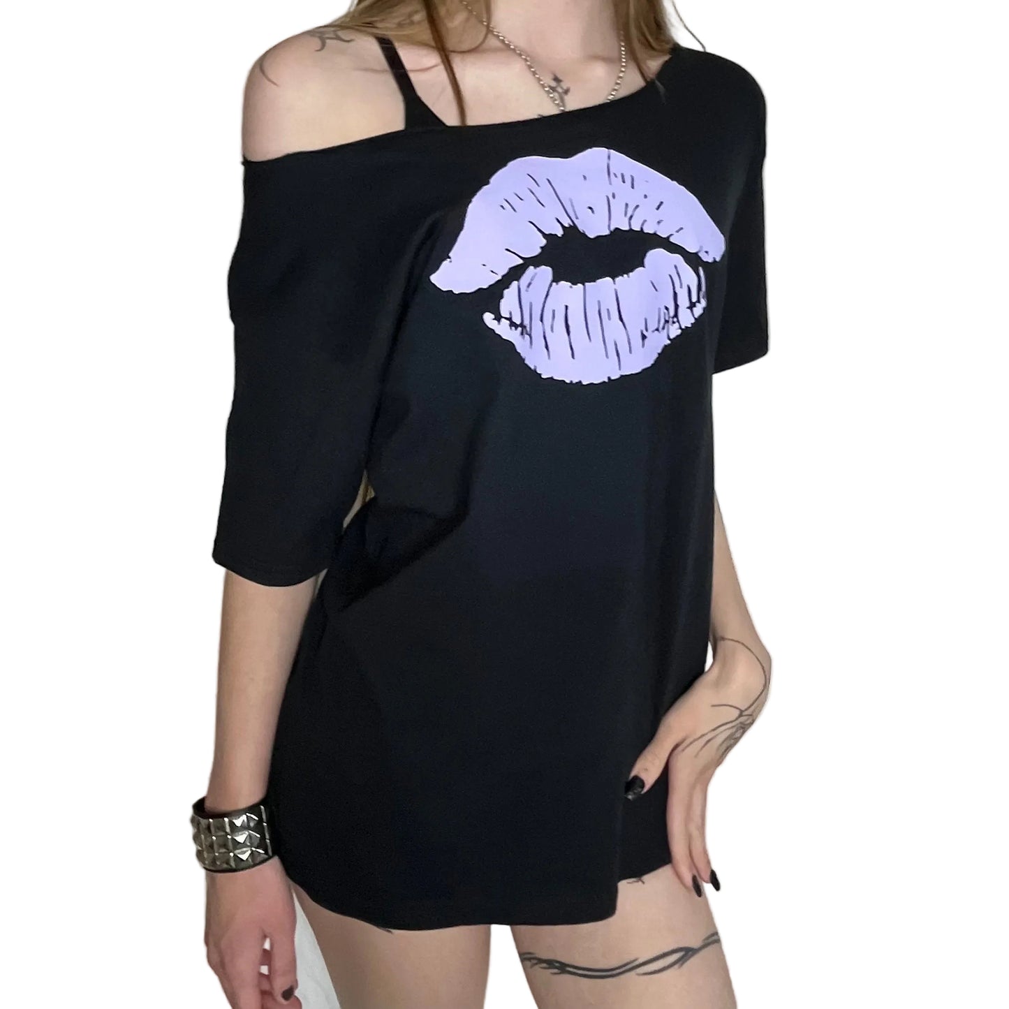 Purple Kiss Lips Print Black Oversized Off The Shoulder T-Shirt