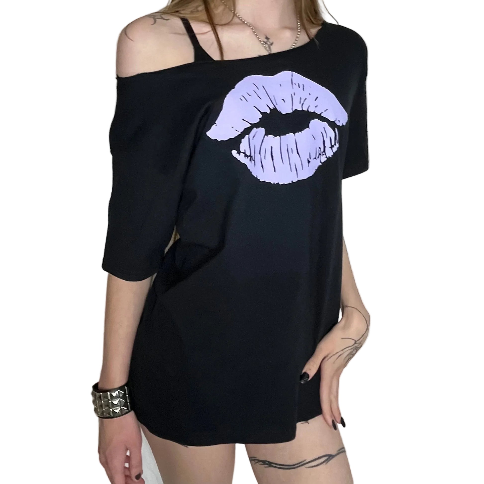 Purple Kiss Lips Print Black Oversized Off The Shoulder T-Shirt